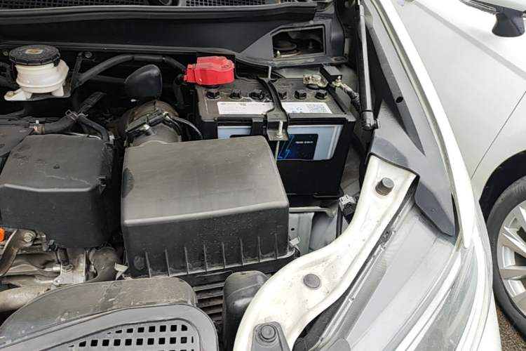 Used Honda Odyssey 2018 2.4L Luxury Edition Engine Bay Left