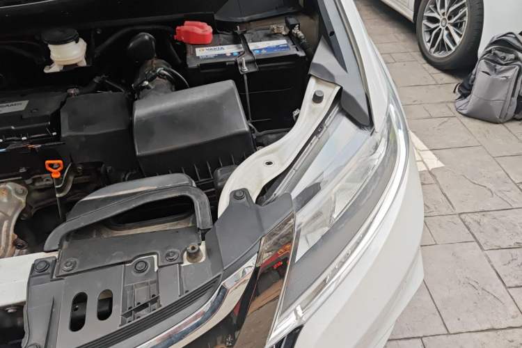 Used Honda Odyssey 2018 2.4L Luxury Edition Engine Bay Left