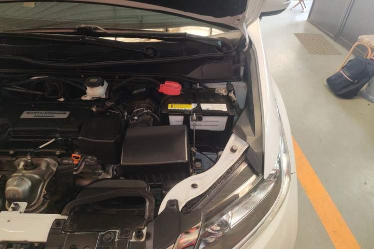 Used Honda Odyssey 2018 2.4L Smart Edition Engine Bay Left