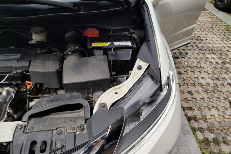 Used Honda Odyssey 2018 2.4L Luxury Edition Engine Bay Left