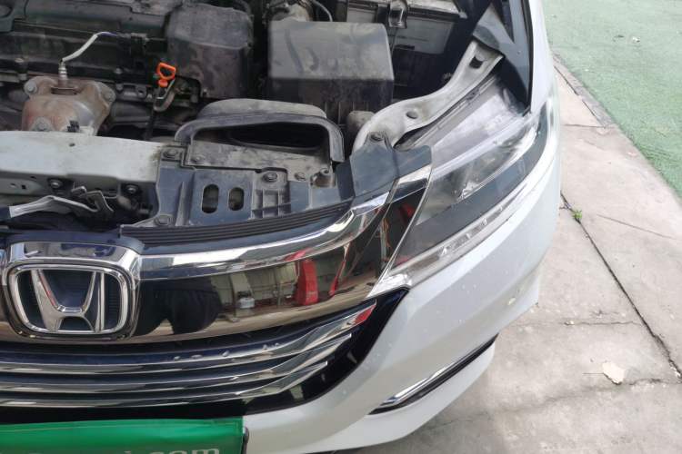 Used Honda Odyssey 2018 2.4L Comfort Version Engine Bay Left