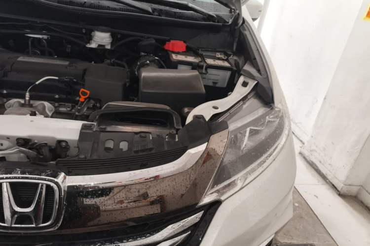 Used Honda Odyssey 2018 2.4L Smart Edition Engine Bay Left