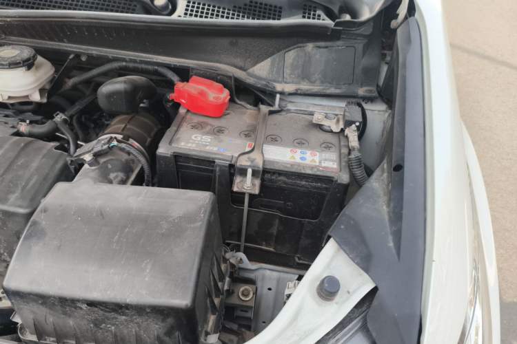 Used Honda Odyssey 2018 2.4L Comfort Version Engine Bay Left