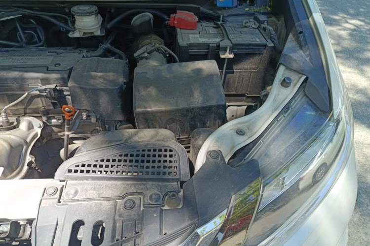 Used Honda Odyssey 2018 2.4L Smart Edition Engine Bay Left