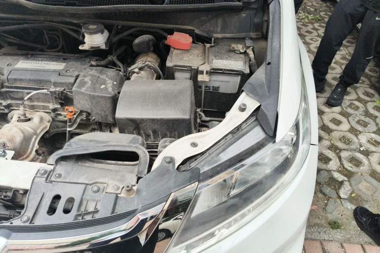 Used Honda Odyssey 2018 2.4L Smart Edition Engine Bay Left