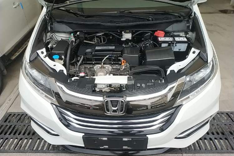 Used Honda Odyssey 2018 2.4L Comfort Version Engine Bay