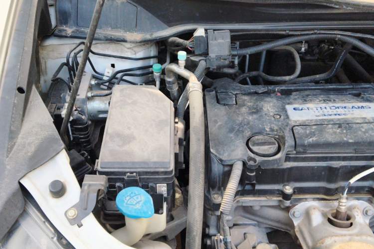 Used Honda Odyssey 2018 2.4L Supreme Edition Engine Bay Right