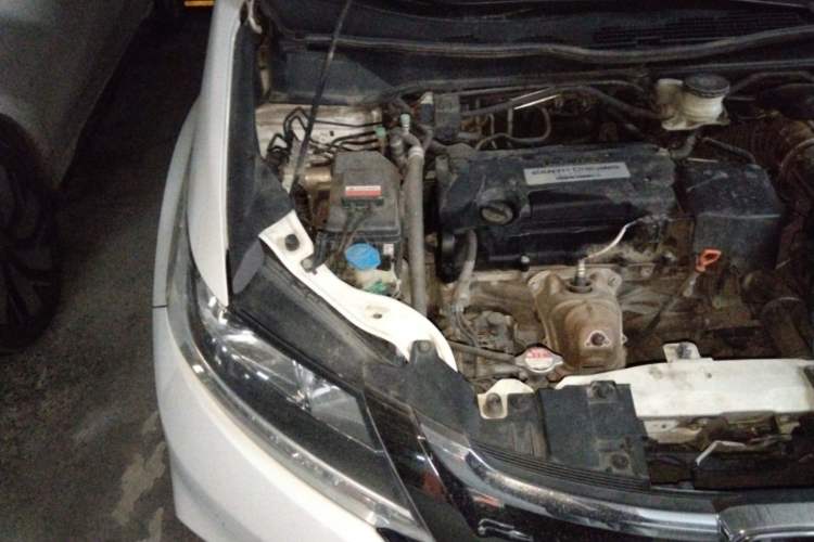 Used Honda Odyssey 2018 2.4L Luxury Edition Engine Bay Right