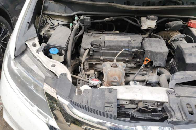 Used Honda Odyssey 2018 2.4L Comfort Version Engine Bay Right