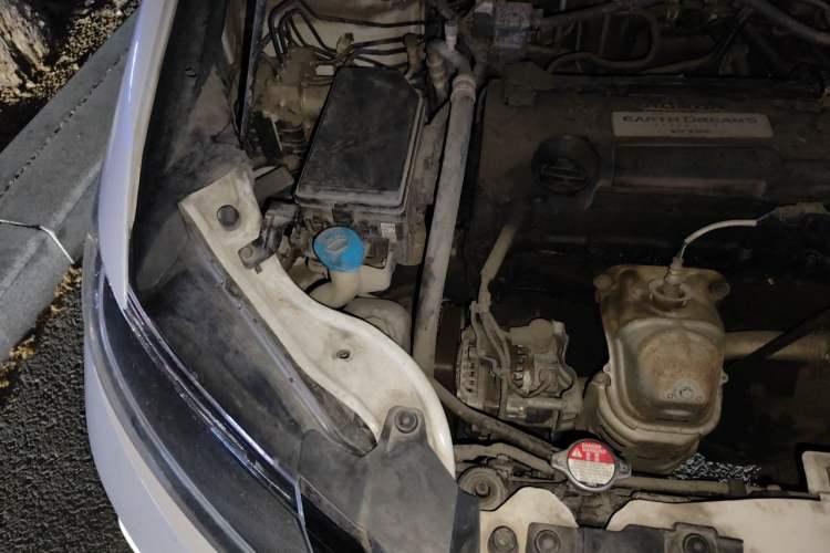 Used Honda Odyssey 2018 2.4L Luxury Edition Engine Bay Right