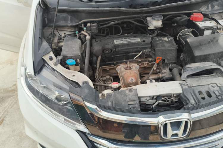 Used Honda Odyssey 2018 2.4L Smart Edition Engine Bay Right