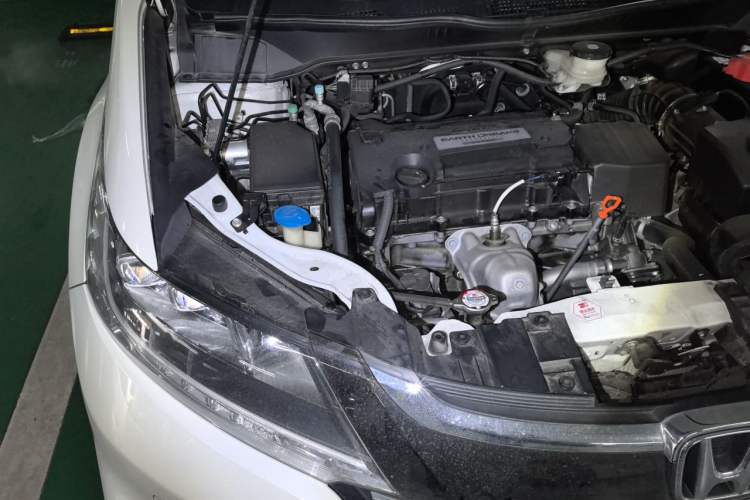Used Honda Odyssey 2018 2.4L Smart Edition Engine Bay Right