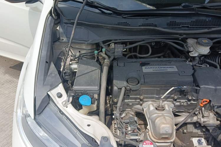 Used Honda Odyssey 2018 2.4L Supreme Edition Engine Bay Right
