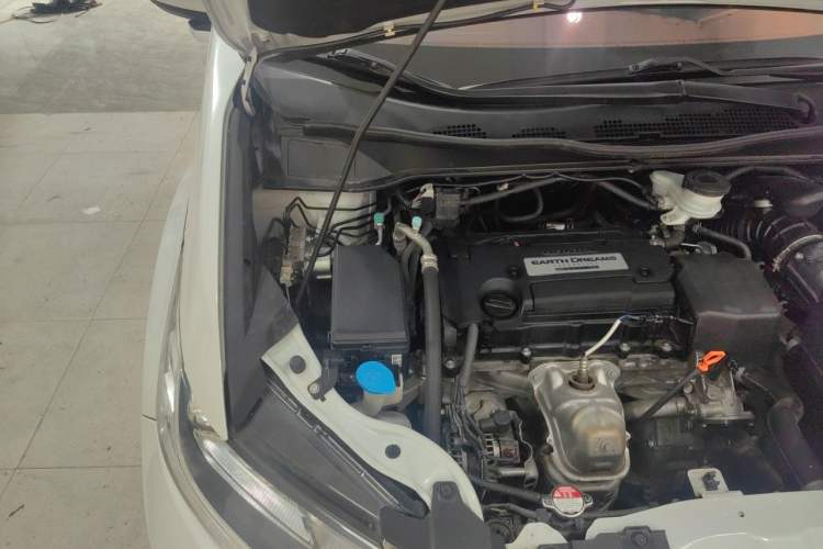 Used Honda Odyssey 2018 2.4L Smart Edition Engine Bay Right