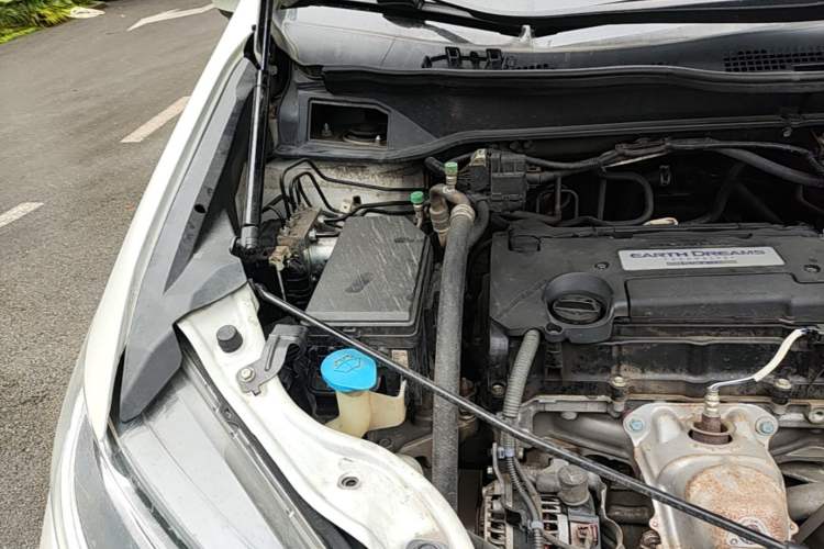 Used Honda Odyssey 2018 2.4L Luxury Edition Engine Bay Right