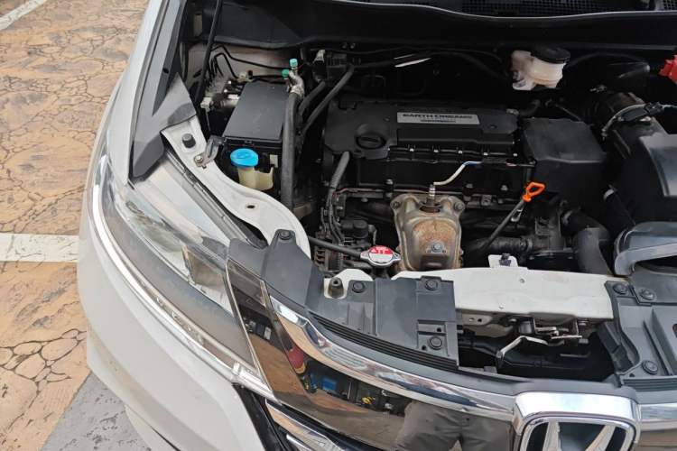 Used Honda Odyssey 2018 2.4L Luxury Edition Engine Bay Right