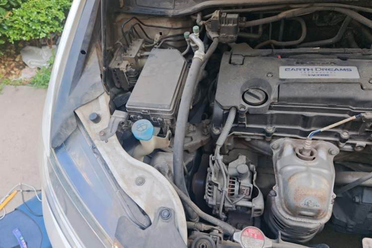 Used Honda Odyssey 2018 2.4L Smart Edition Engine Bay Right