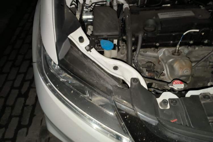 Used Honda Odyssey 2018 2.4L Luxury Edition Engine Bay Right
