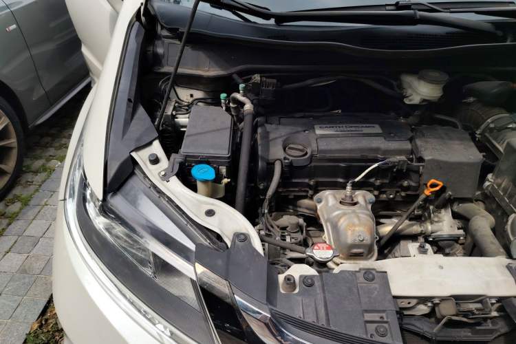 Used Honda Odyssey 2018 2.4L Luxury Edition Engine Bay Right