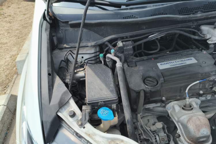 Used Honda Odyssey 2018 2.4L Comfort Version Engine Bay Right