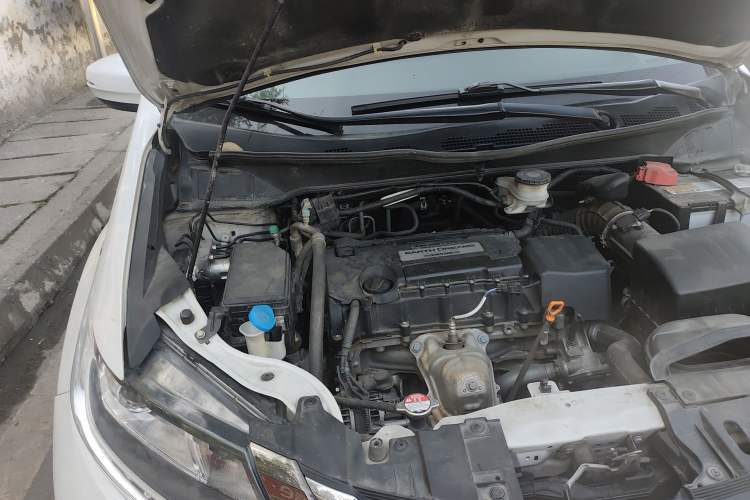 Used Honda Odyssey 2018 2.4L Luxury Edition Engine Bay Right