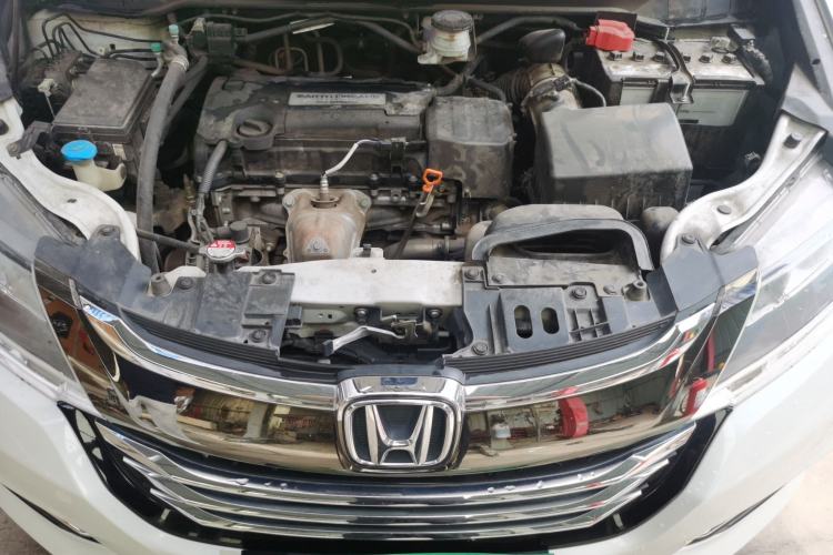 Used Honda Odyssey 2018 2.4L Comfort Version Engine Bay
