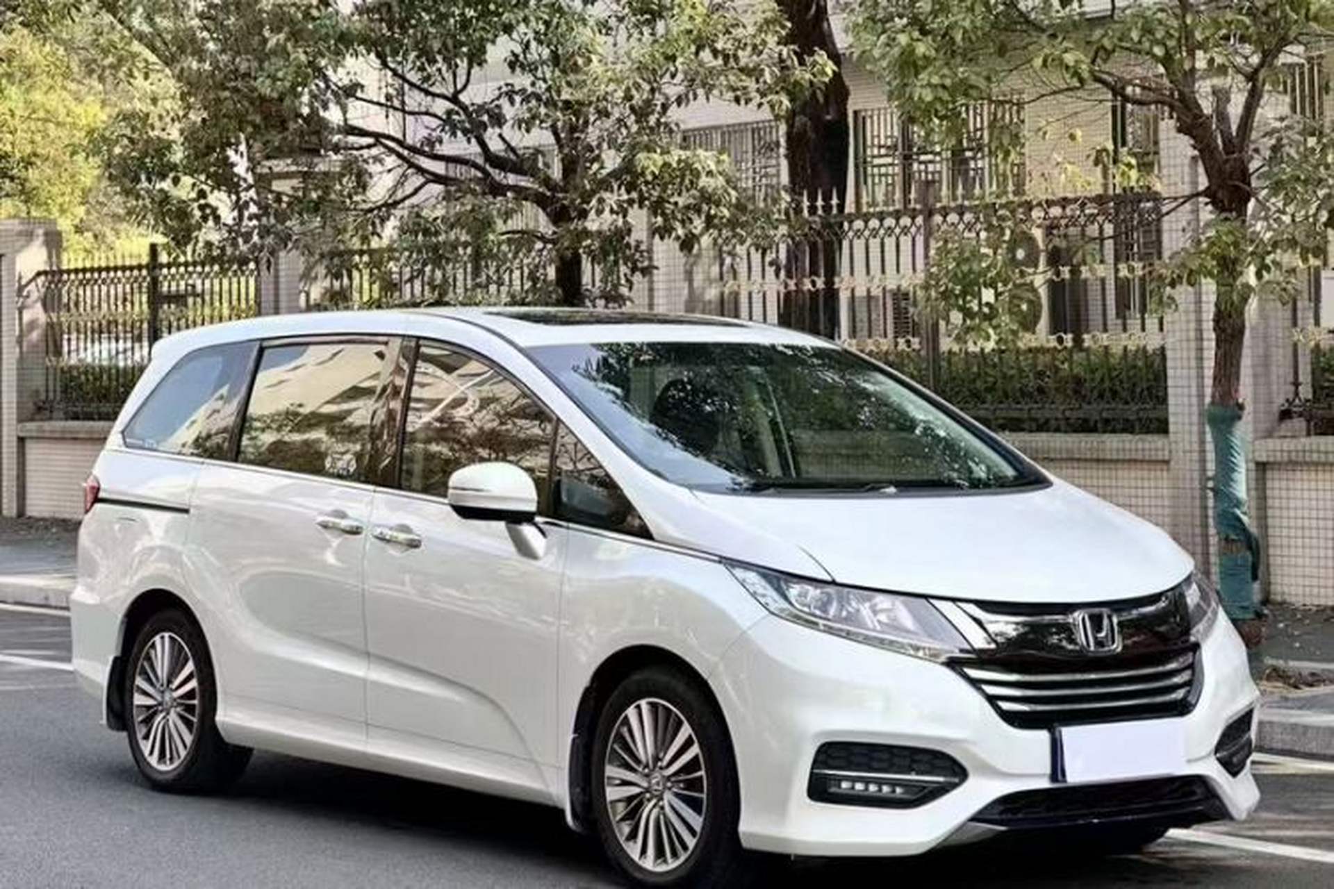 Used Honda Odyssey 2018 2.4L Luxury Edition Exterior 1