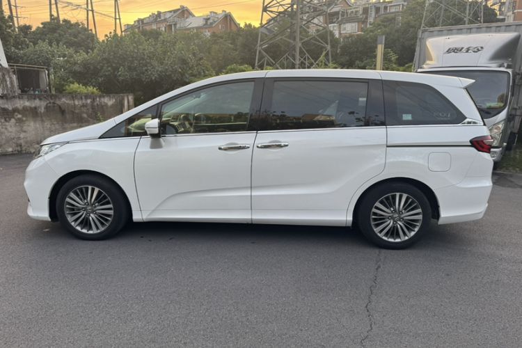 Used Honda Odyssey 2018 2.4L Luxury Edition Exterior 11