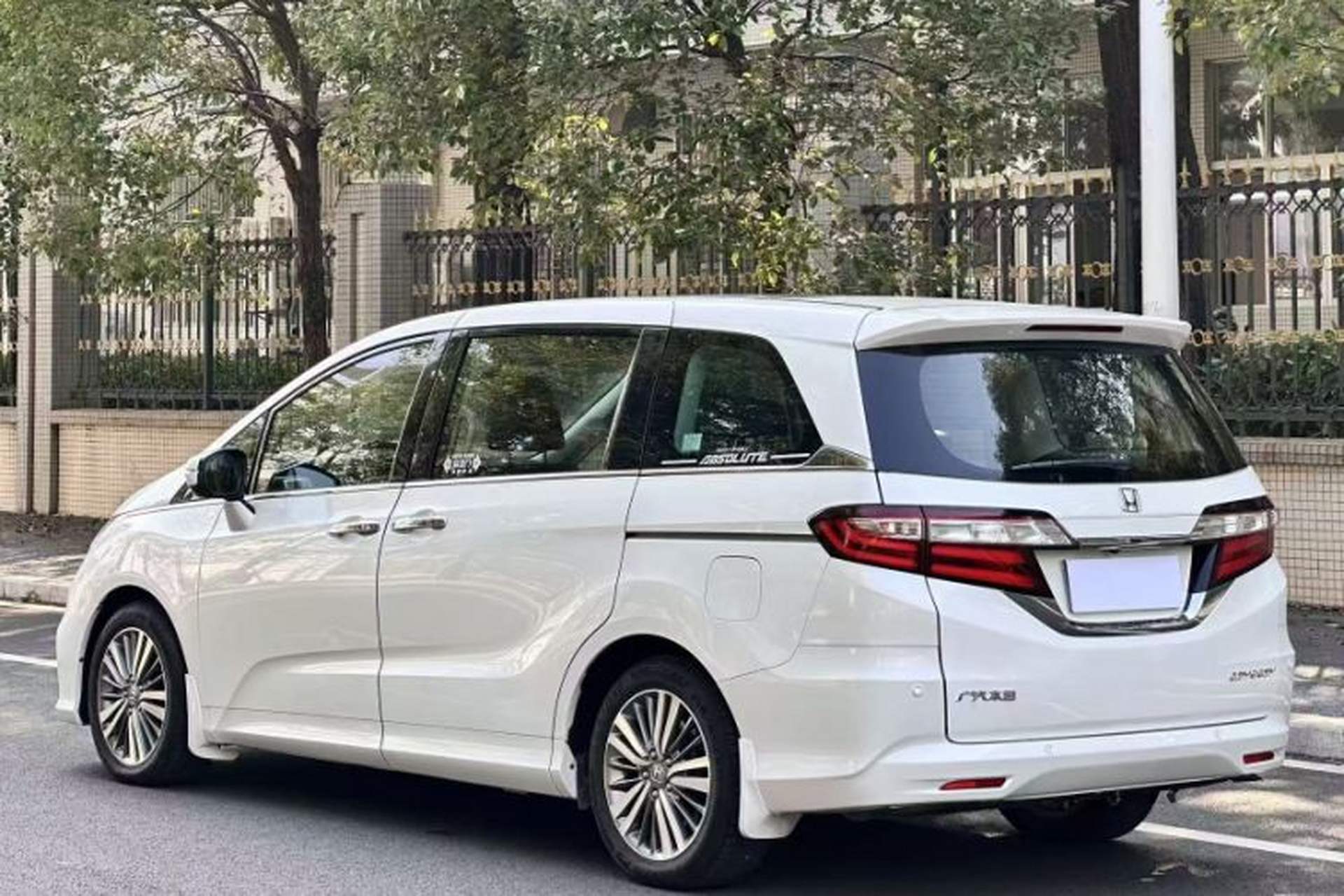 Used Honda Odyssey 2018 2.4L Luxury Edition Exterior 2
