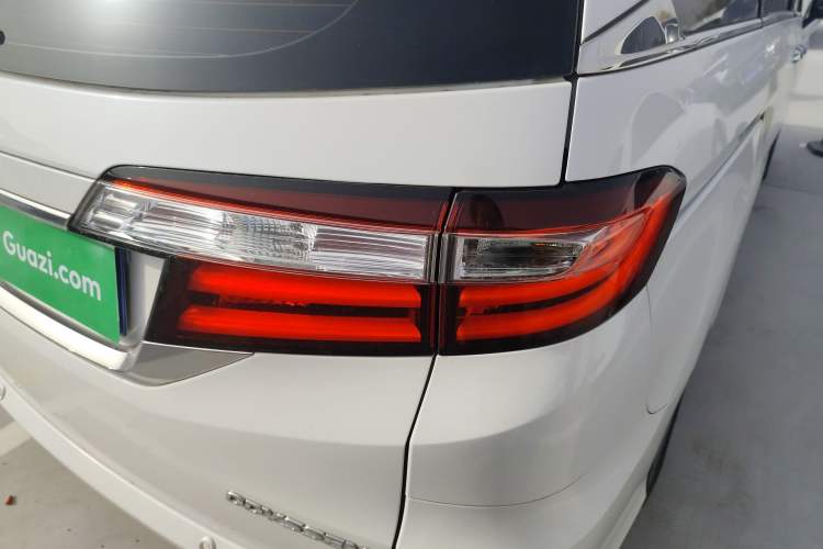 Used Honda Odyssey 2018 2.4L Luxury Edition Exterior 2