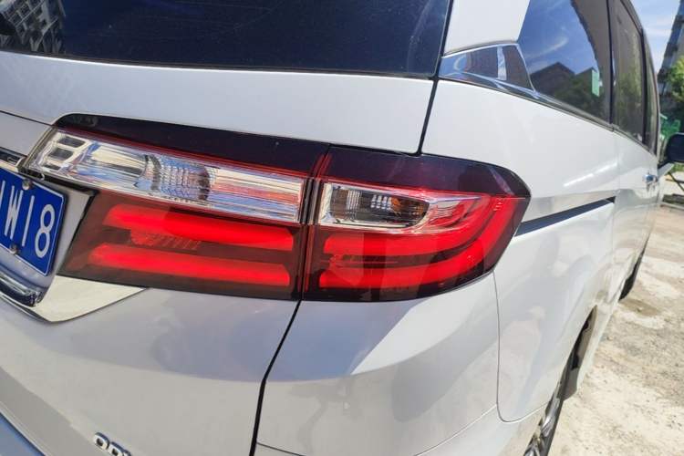 Used Honda Odyssey 2018 2.4L Luxury Edition Exterior 3