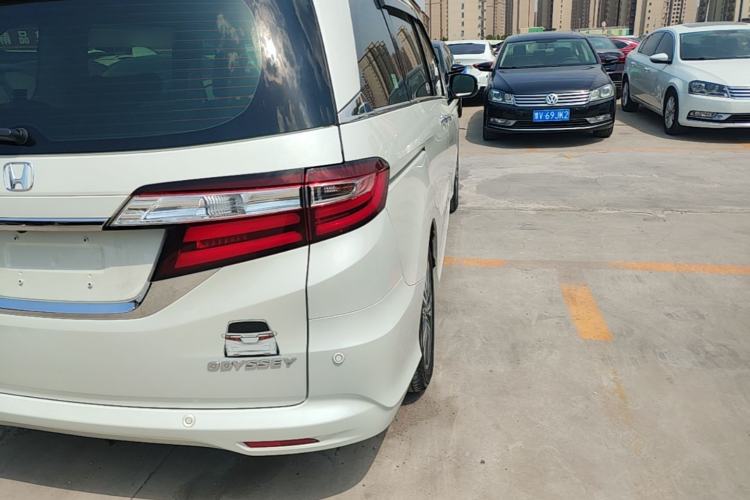 Used Honda Odyssey 2018 2.4L Luxury Edition Exterior 3