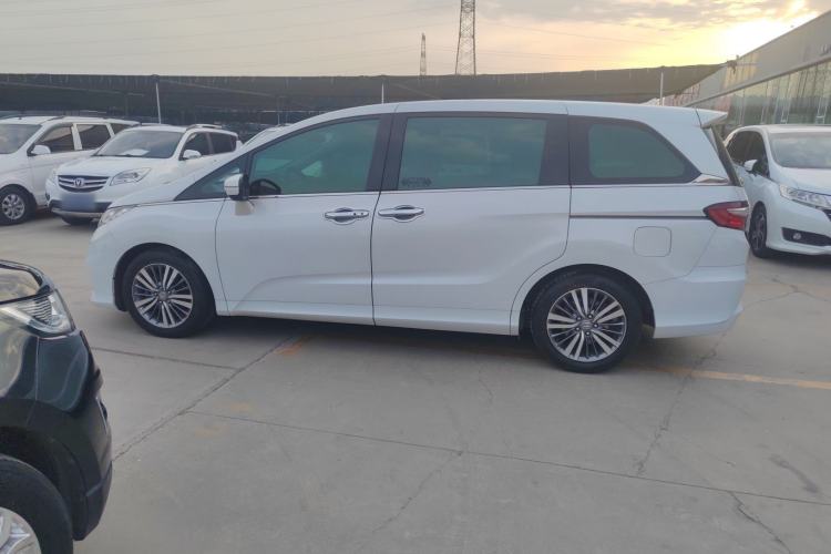 Used Honda Odyssey 2018 2.4L Luxury Edition Exterior 4