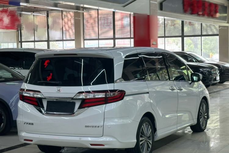 Used Honda Odyssey 2018 2.4L Luxury Edition Exterior 4