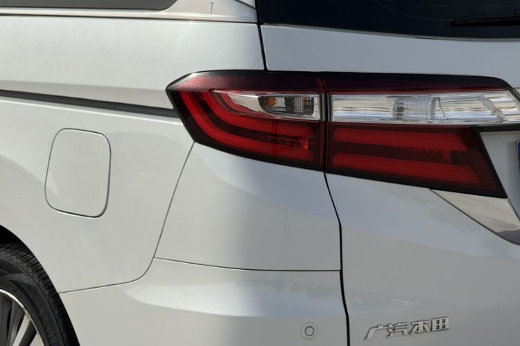 Used Honda Odyssey 2018 2.4L Luxury Edition Exterior 5