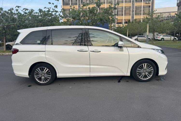 Used Honda Odyssey 2018 2.4L Luxury Edition Exterior 5