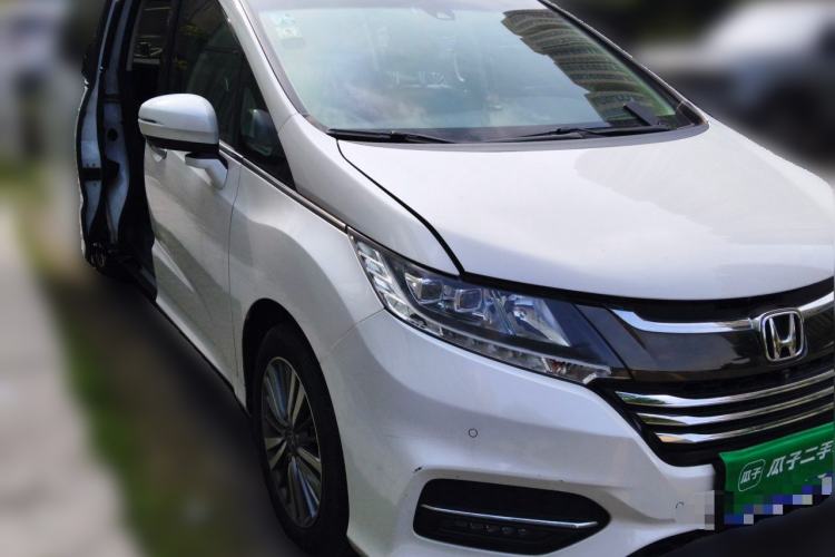 Used Honda Odyssey 2018 2.4L Supreme Edition Front Right 45 Deg