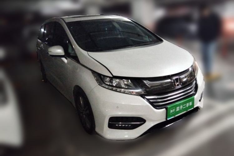Used Honda Odyssey 2018 2.4L Luxury Edition Front Right 45 Deg