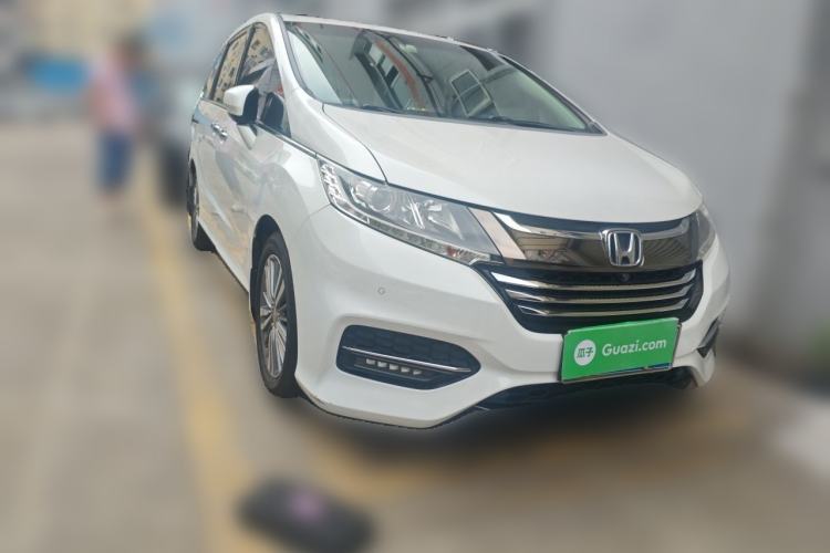 Used Honda Odyssey 2018 2.4L Luxury Edition Front Right 45 Deg