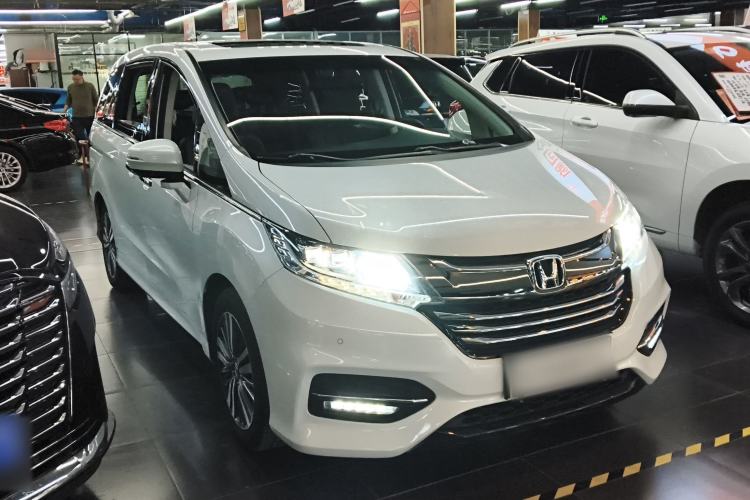 Used Honda Odyssey 2018 2.4L Smart Edition Front Right 45 Deg