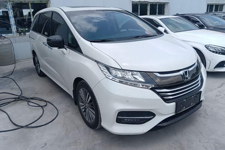 Used Honda Odyssey 2018 2.4L Prestige Edition Front Right 45 Deg