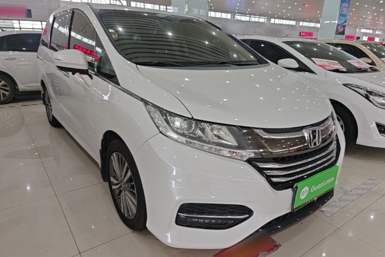 Used Honda Odyssey 2018 2.4L Luxury Edition Front Right 45 Deg