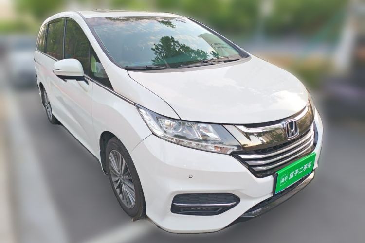Used Honda Odyssey 2018 2.4L Luxury Edition Front Right 45 Deg