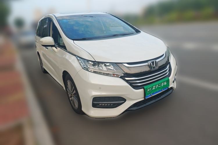 Used Honda Odyssey 2018 2.4L Luxury Edition Front Right 45 Deg