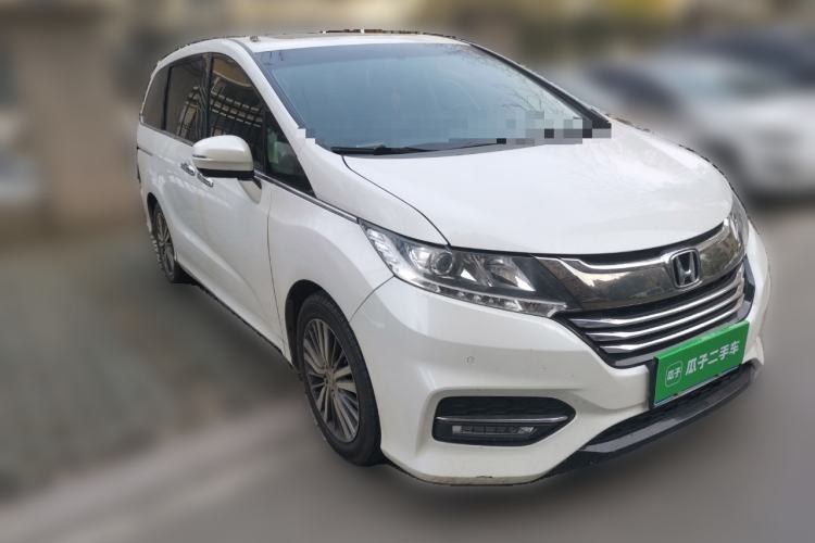 Used Honda Odyssey 2018 2.4L Luxury Edition Front Right 45 Deg