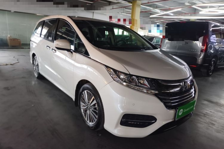 Used Honda Odyssey 2018 2.4L Luxury Edition Front Right 45 Deg