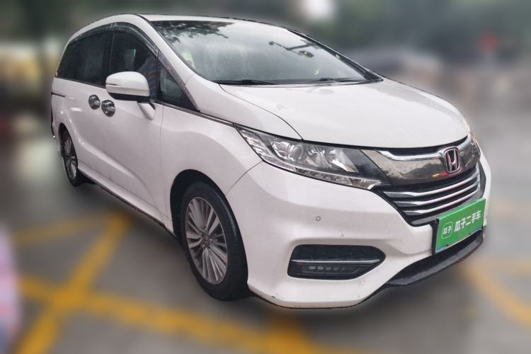Used Honda Odyssey 2018 2.4L Luxury Edition Front Right 45 Deg