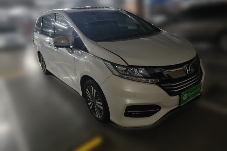 Used Honda Odyssey 2018 2.4L Luxury Edition Front Right 45 Deg