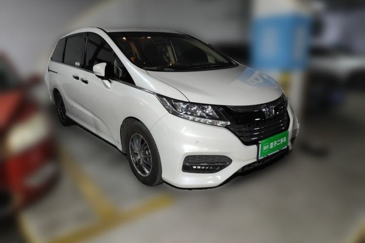 Used Honda Odyssey 2018 2.4L Comfort Version Front Right 45 Deg
