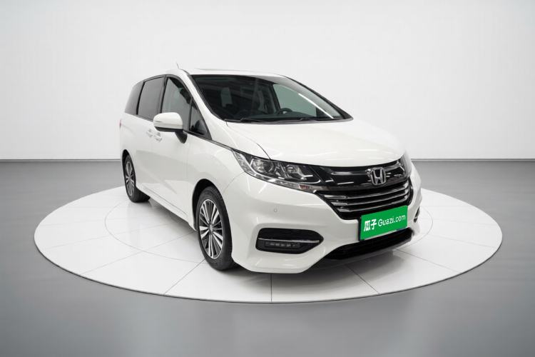 Used Honda Odyssey 2018 2.4L Luxury Edition Front Right 45 Deg